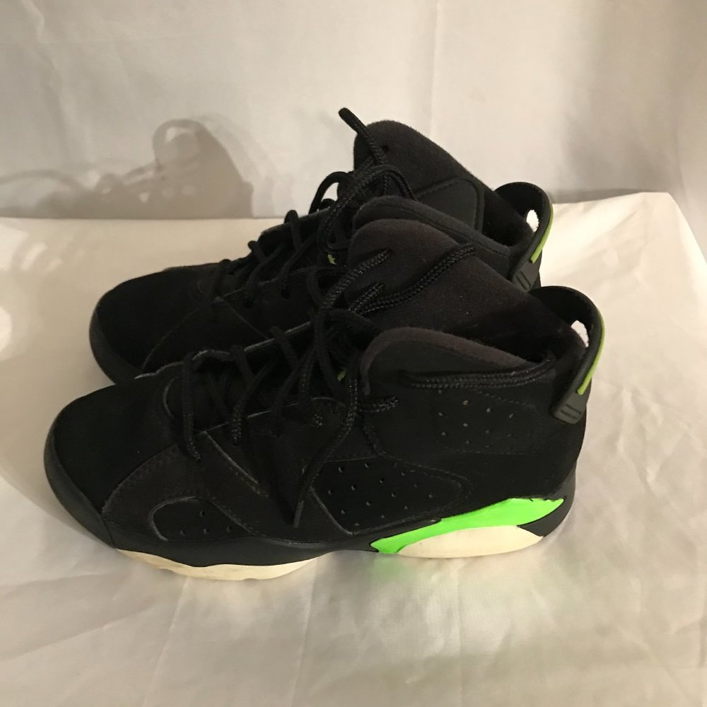 Jordan Youth Size 12C Athletic Sport Sneakers - Picture 3 of 7